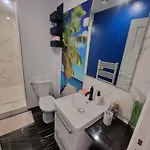 Rdc Spacieux Pensión 3*